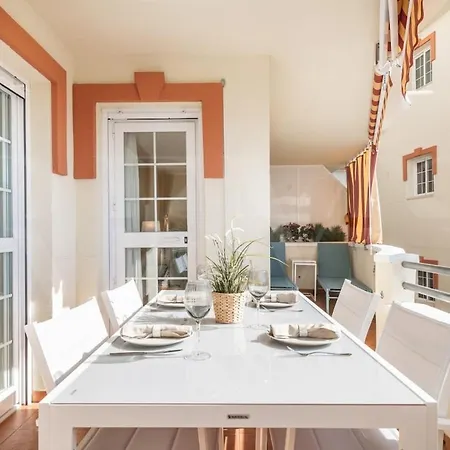 Apartment Cozy Getaway With Pool, Close To The By Rems