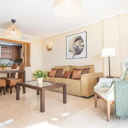 Apartment Cozy Getaway With Pool, Close To The By Rems