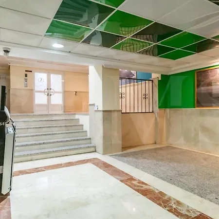Apartment Cozy Getaway With Pool, Close To The By Rems