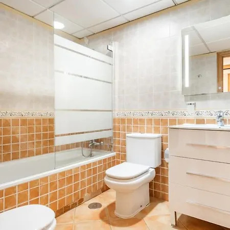 Apartment Cozy Getaway With Pool, Close To The By Rems