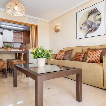 Cozy Getaway With Pool, Close To The By Rems